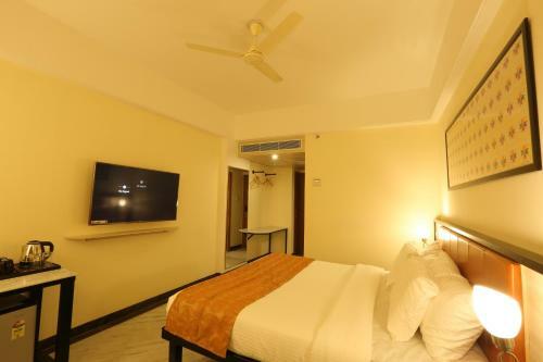 Leo Fort Hotel Ludhiana