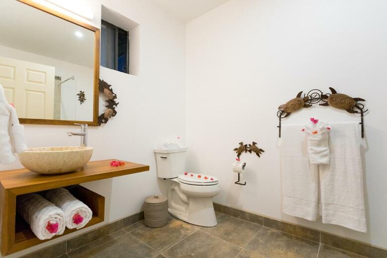 Hotel True Blue Bay Resort
