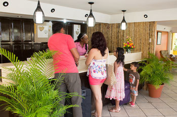 Hotel Tropikist Beach