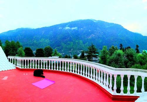 Hotel Front Mountain View Room