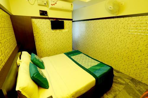 Hotel Oyo 4678 Greens Residency