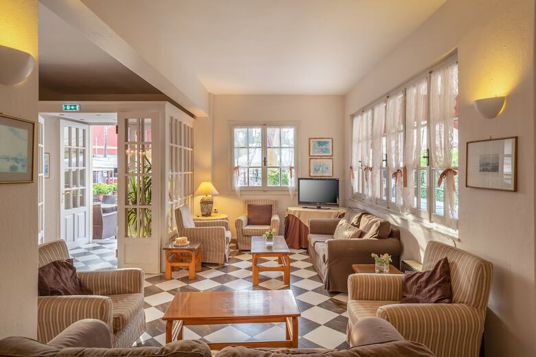 Hotel Omiros