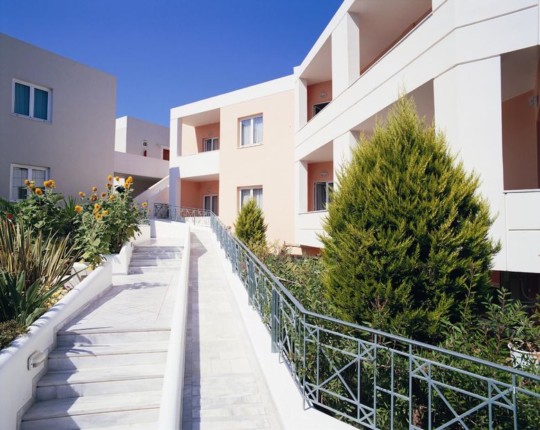 Hotel Ilianthos Village