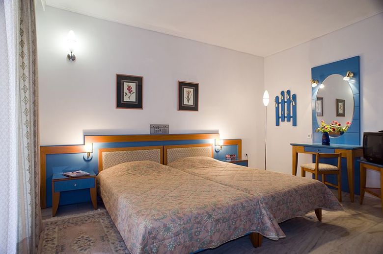 Hotel Ilianthos Village