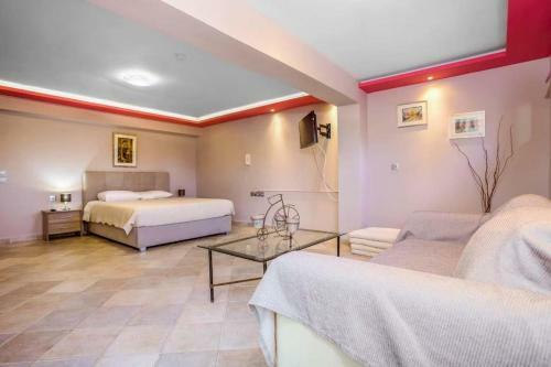 Mpochali Villa Sleeps 9 Pool Air Con Wifi