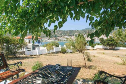 Villa Karavos