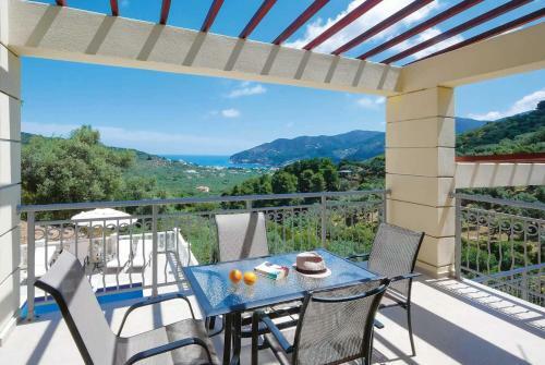Skopelos Villa Sleeps 6 Air Con Wifi
