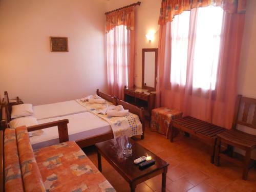 Hostal Adonis Rooms