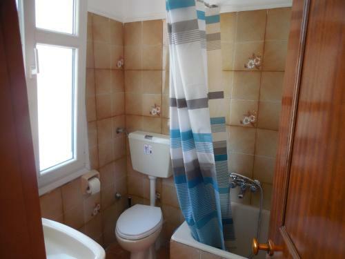 Hostal Adonis Rooms