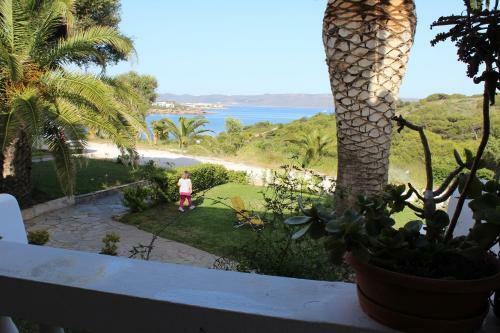 Villa Azure Sunrise 40m. From The Sandy Beach.