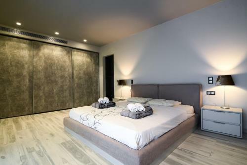 Luxury Beach Front Villa Selenia Platinum In Sounio, Athens