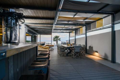 Luxury Beach Front Villa Selenia Platinum In Sounio, Athens