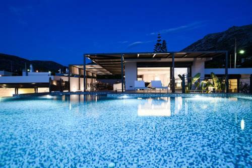 Luxury Beach Front Villa Selenia Platinum In Sounio, Athens