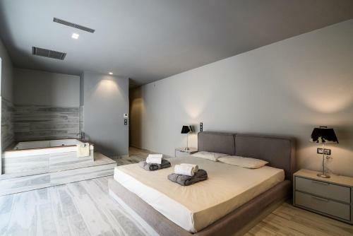 Luxury Beach Front Villa Selenia Platinum In Sounio, Athens