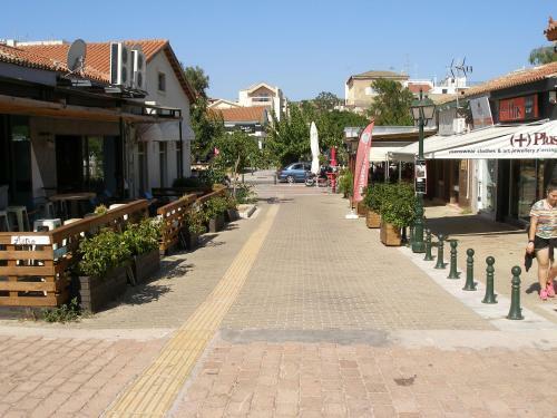 Villa Adamite