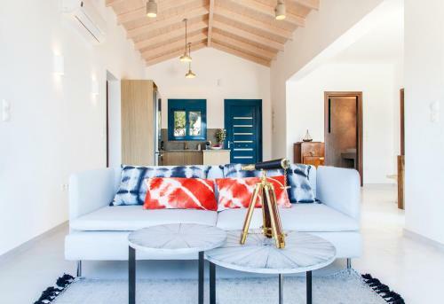 Villa Alma Lefkada- Sea Front Villa