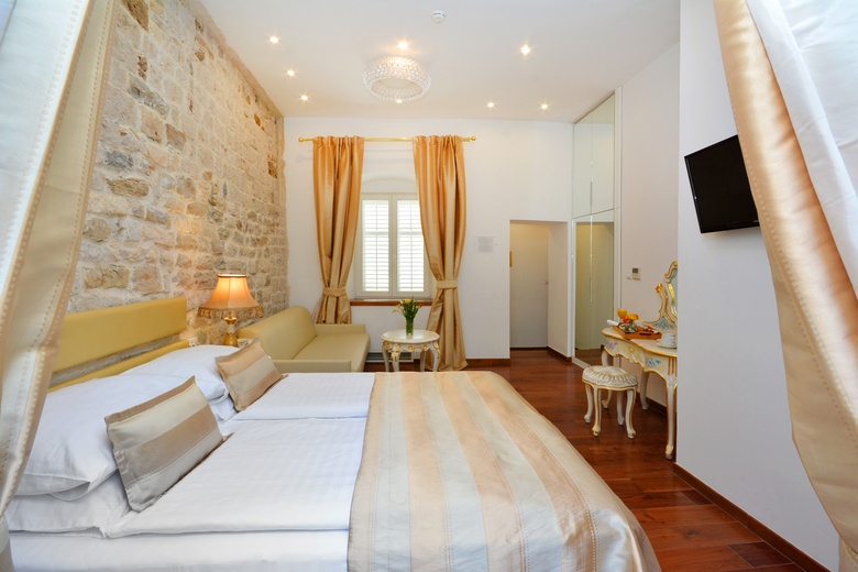 Jupiter Luxury Hotel