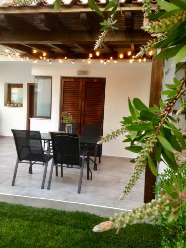 Beach House Nikiti