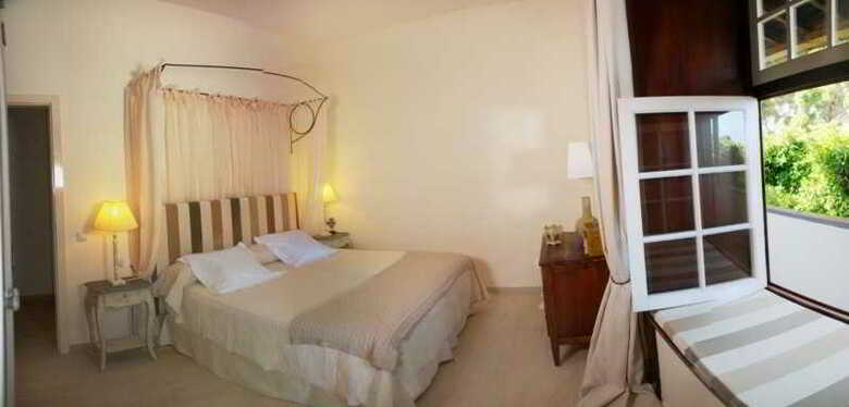 Hotel Isla Baja Suites