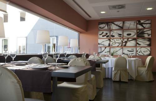 Vertice Apartamentos Sevilla Aljarafe