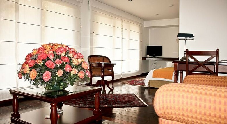 Hotel Emaus Bogot�