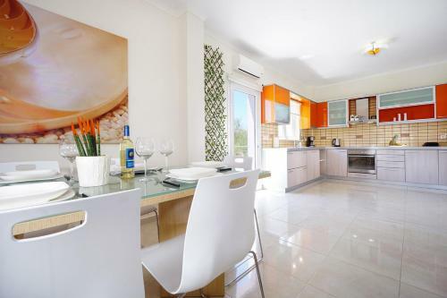 Villa Geas House