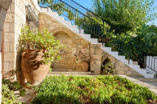 Traditional Cretan Stone House 4