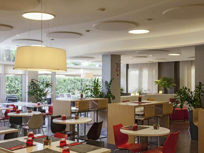 Hotel Ibis Barcelona Cornell�