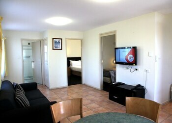Hotel Best Western Travellers Motor Village
