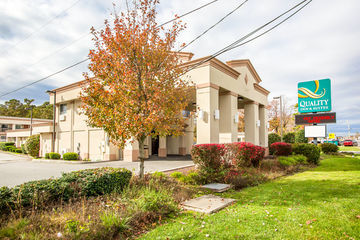Hotel Quality Inn & Suites