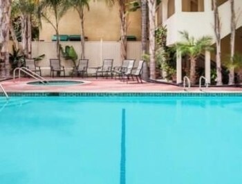 Hotel Baymont Inn And Suites Anaheim