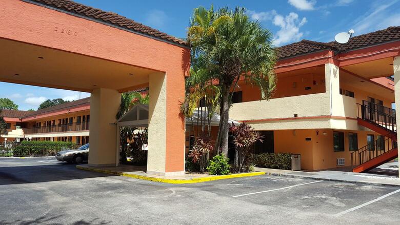 Hotel Super 8 Naples