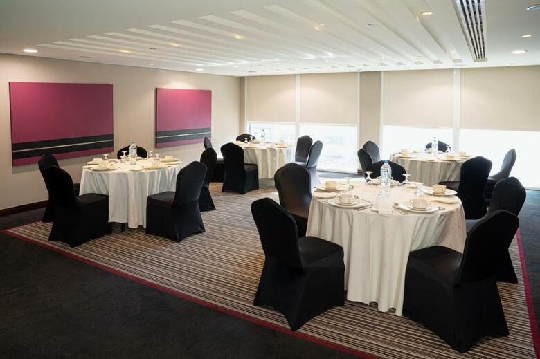 Hotel Centro Al Manhal Rotana