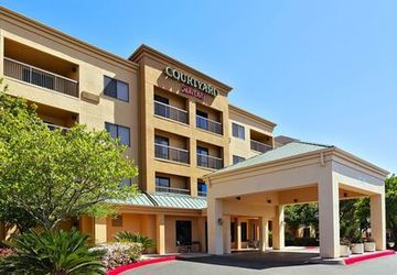 Hotel Courtyard Austin South