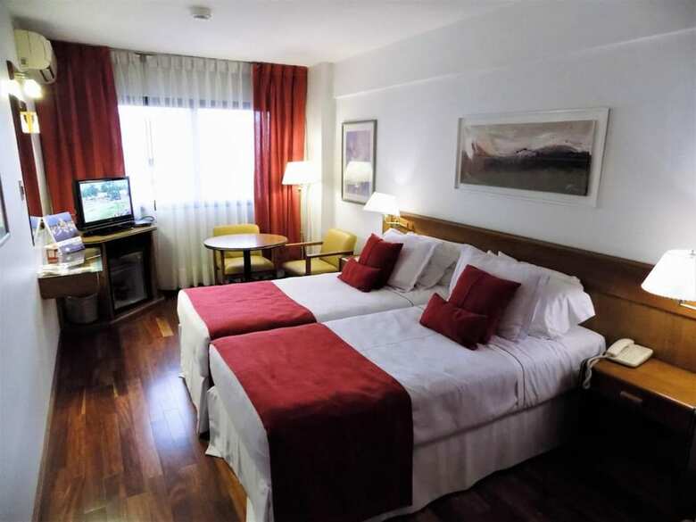 Hotel Balmoral Plaza