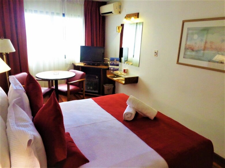 Hotel Balmoral Plaza