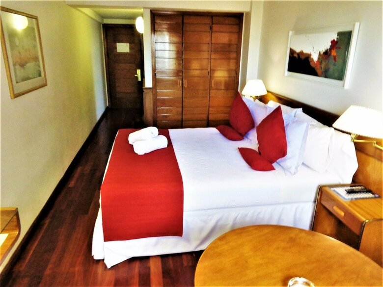 Hotel Balmoral Plaza