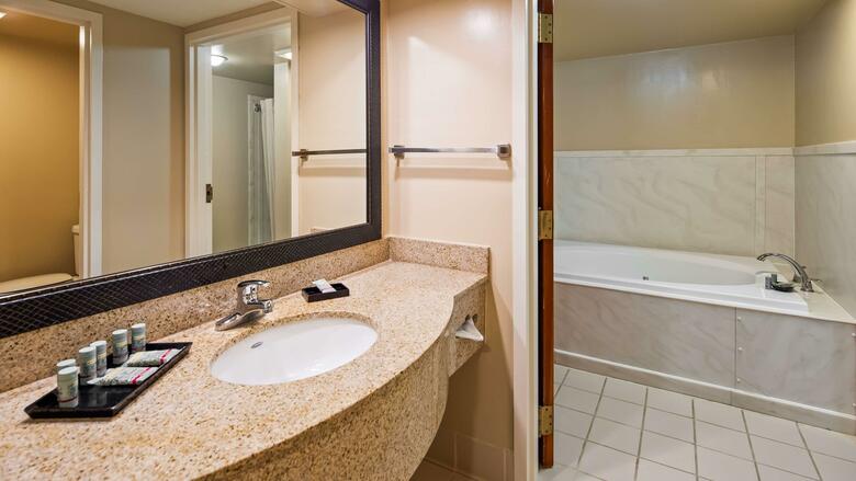 Hotel Best Western Plus New Englander Motor Inn
