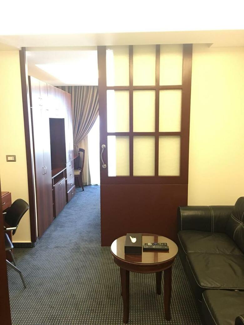 Hotel Midtown Y Suites