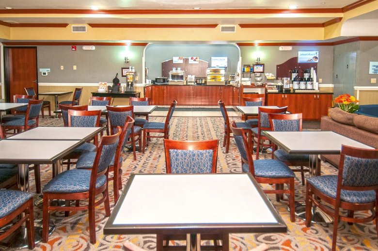 Holiday Inn Express Hotel & Suites Bakersfield Central