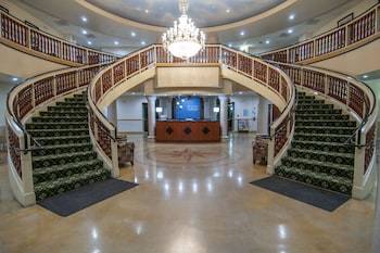 Holiday Inn Express Hotel & Suites Bakersfield Central