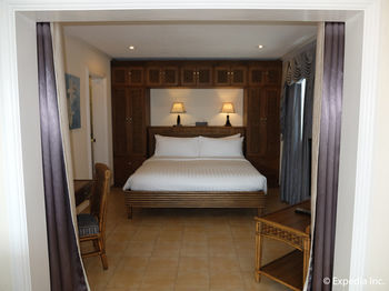 Hotel Monaco Suites De Boracay