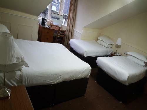 Pension Mclays Guest House