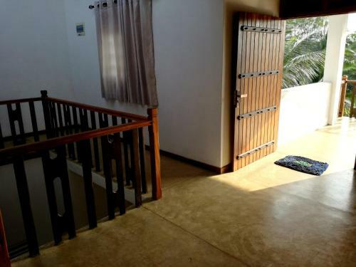 Hostal Lakdiv Lake Resort