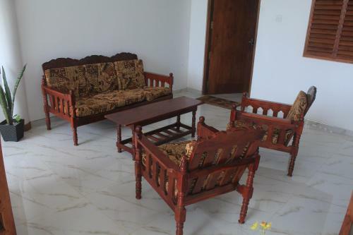 Posada Tissa Lake Resort