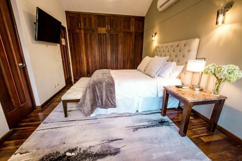 Bed & Breakfast La Casa - Luxury Boutique Hotel
