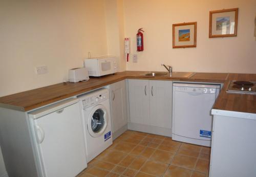 Kilkee Holiday Homes (gf - Sleeps 5)