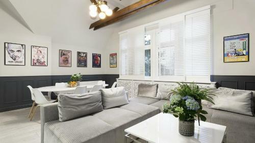 Lion Apartments - Scandi Love