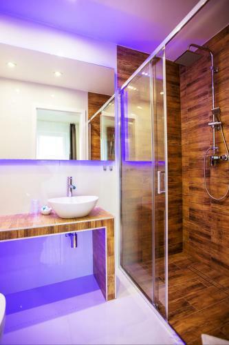 Adonis Apartaments