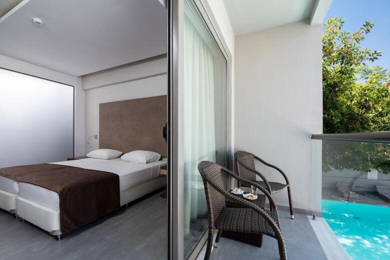 Hotel Oktober